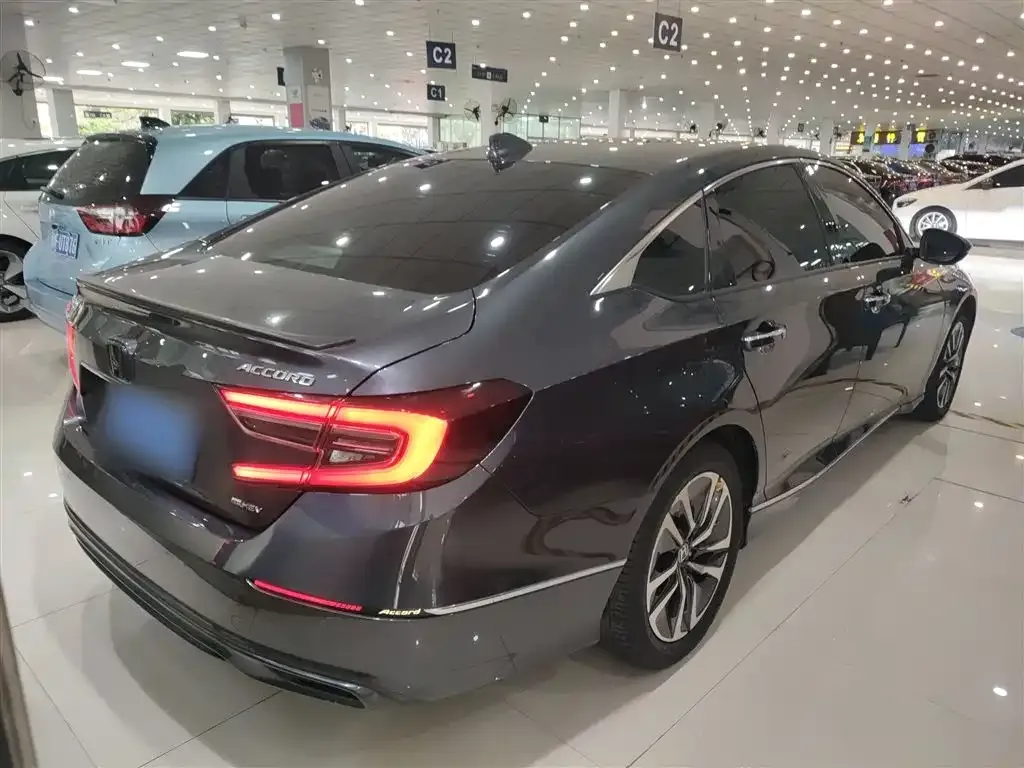 Honda Accord — фото 6