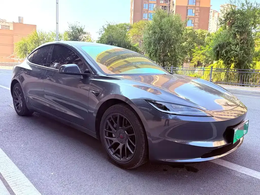 Tesla Model 3 — фото 3
