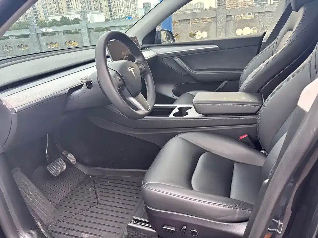 Tesla Model Y 2024 из CN, фото 4