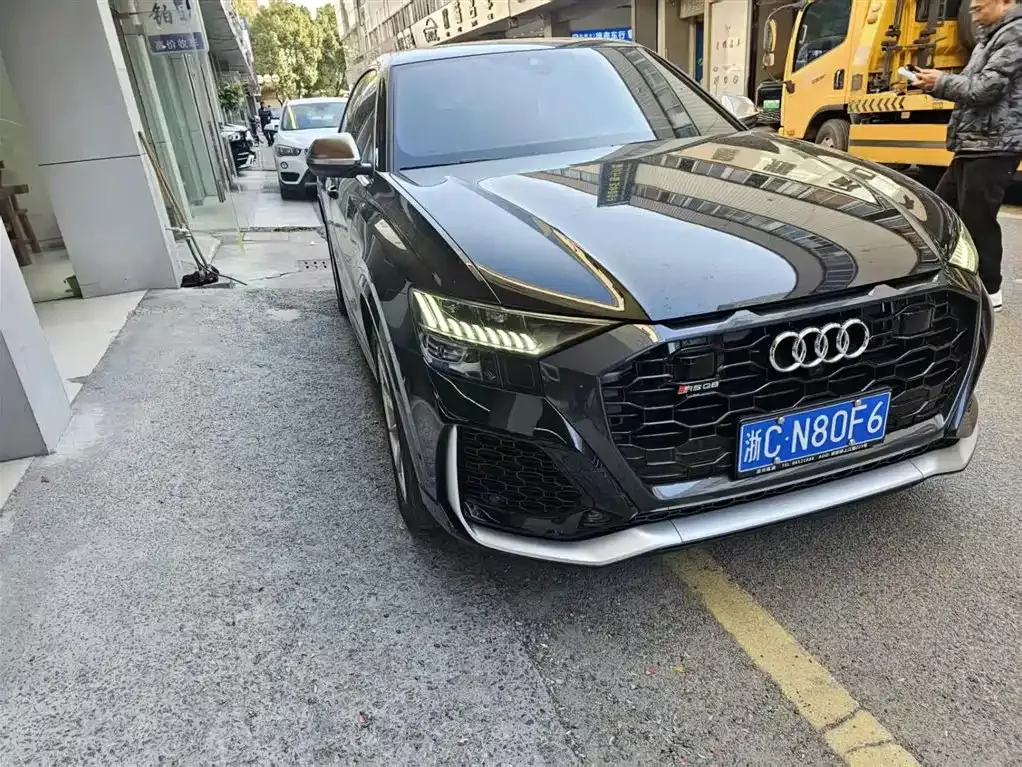 Audi RS Q8 2023 из CN, фото 4