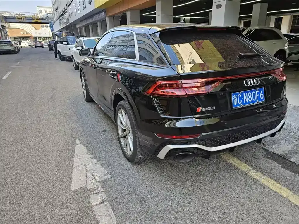 Audi RS Q8 2023 из CN, фото 8