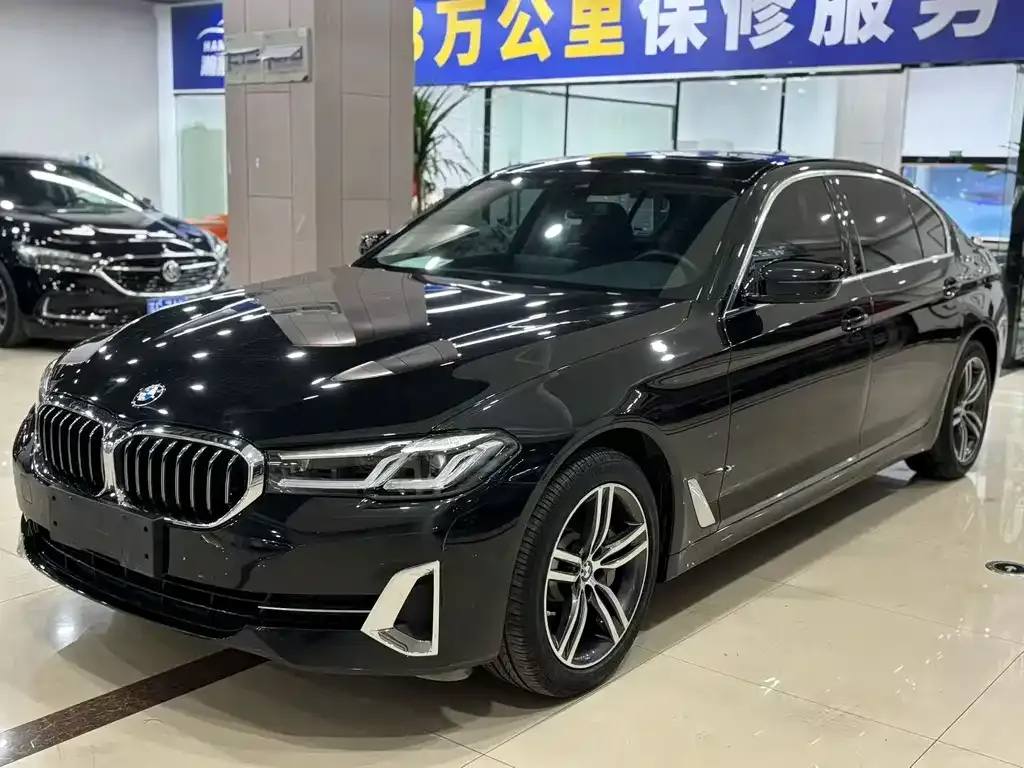 BMW 5 Series — фото 1