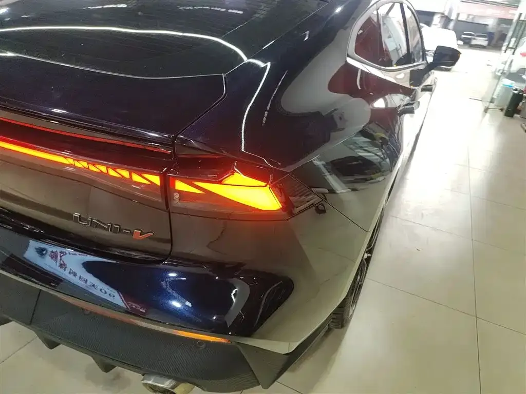 Changan UNI-V 2022 из CN, фото 2