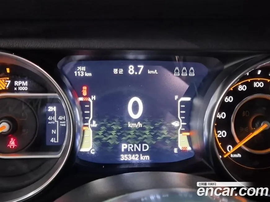 Jeep Wrangler 2022 из KR, фото 8