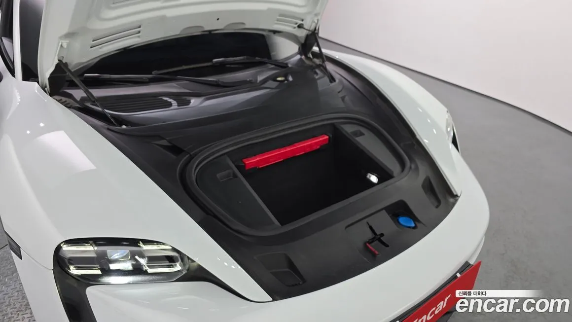 Porsche Taycan 2023 из KR, фото 5