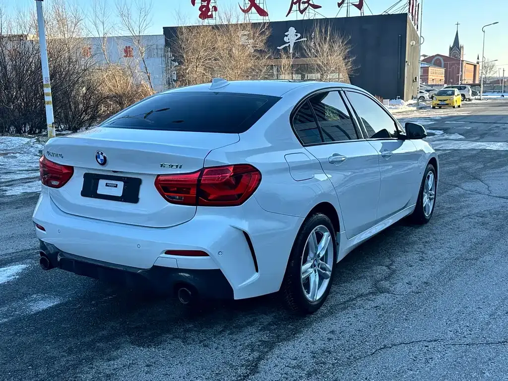 BMW 1 Series 2021 из CN, фото 8
