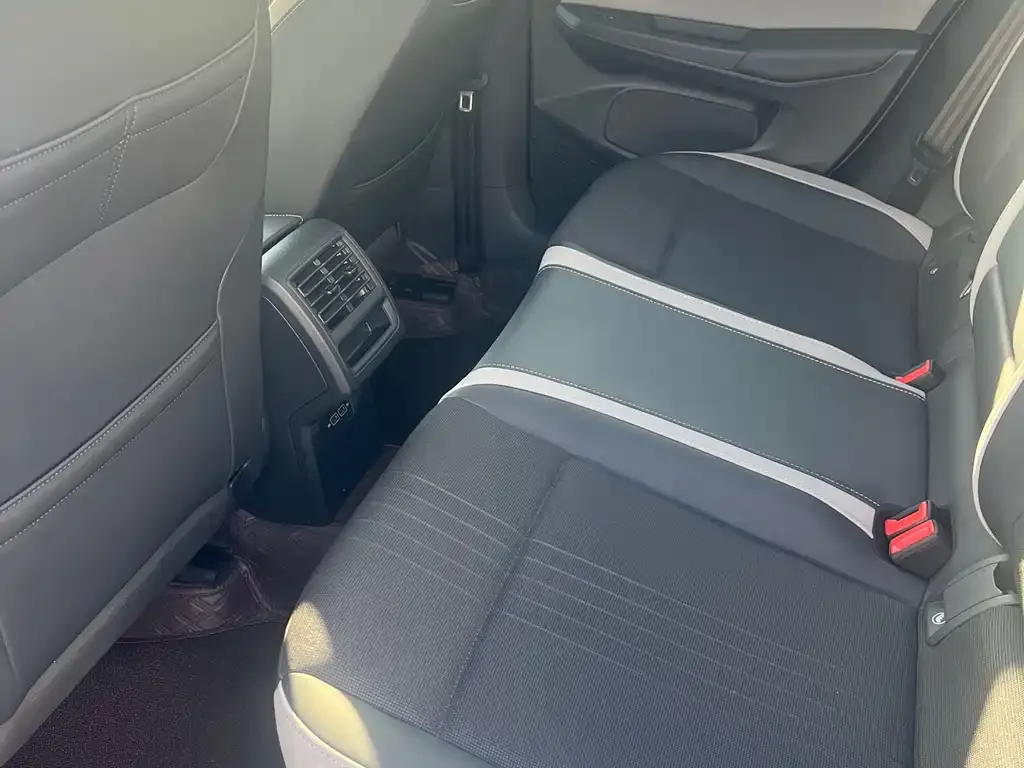 Volkswagen Golf 2022 из CN, фото 10