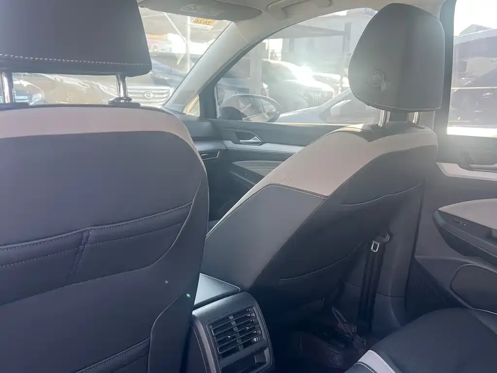 Volkswagen Golf 2022 из CN, фото 9