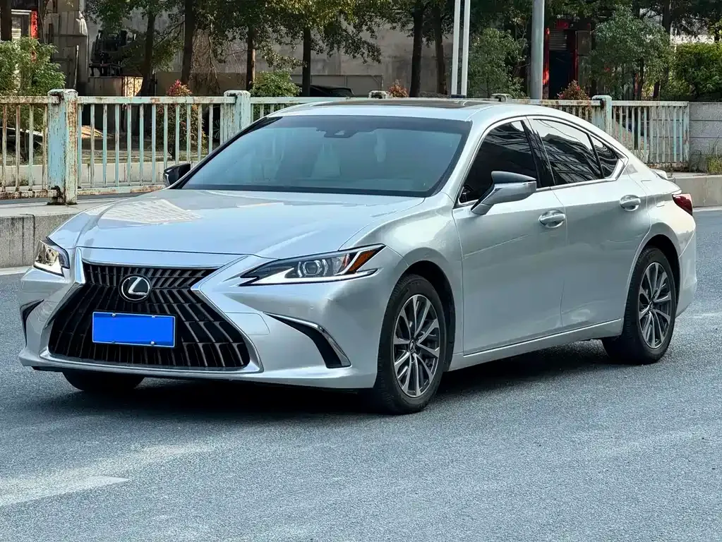 Lexus ES 2023 из CN, фото 1