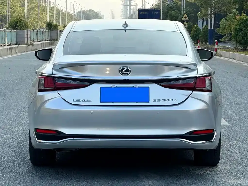 Lexus ES 2023 из CN, фото 8