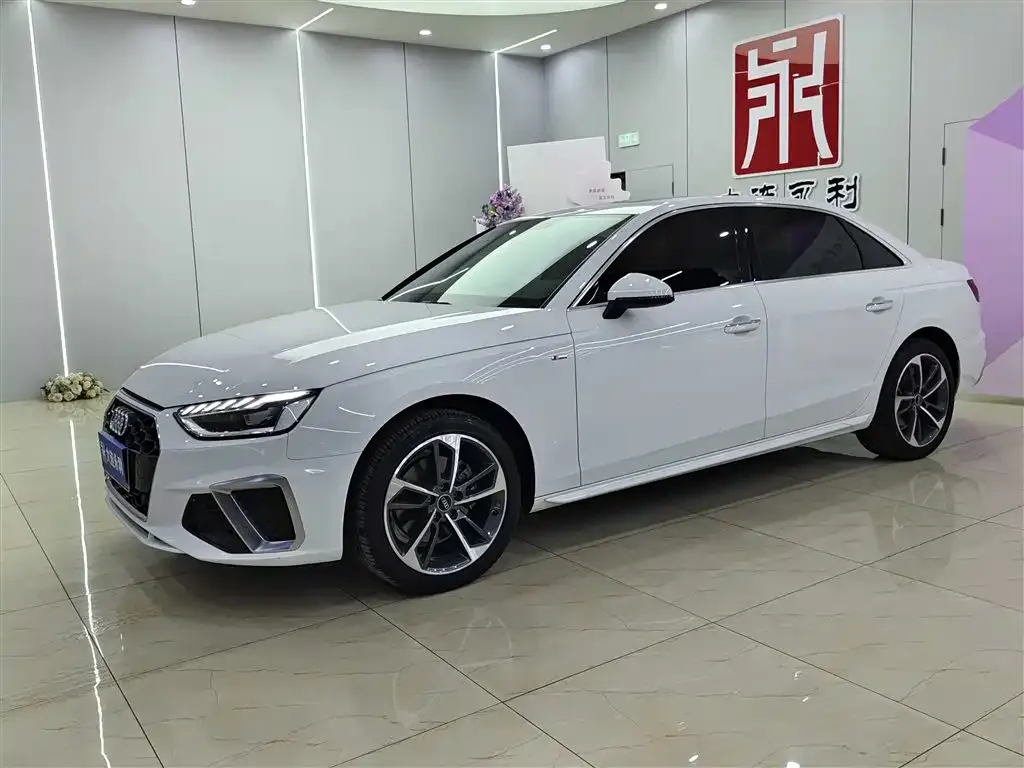 Audi A4L 2022 из CN, фото 1