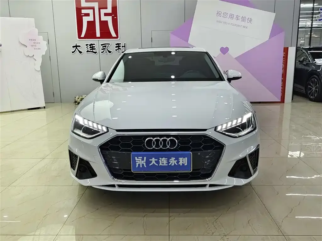 Audi A4L 2022 из CN, фото 2