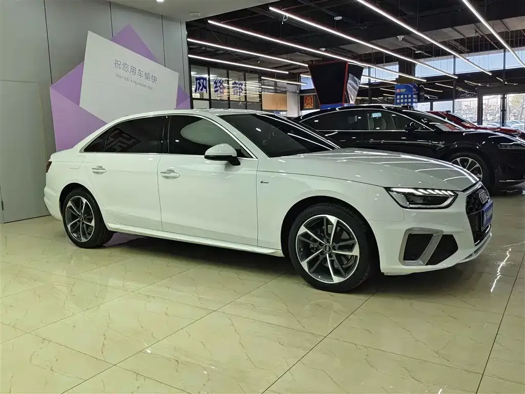Audi A4L 2022 из CN, фото 6