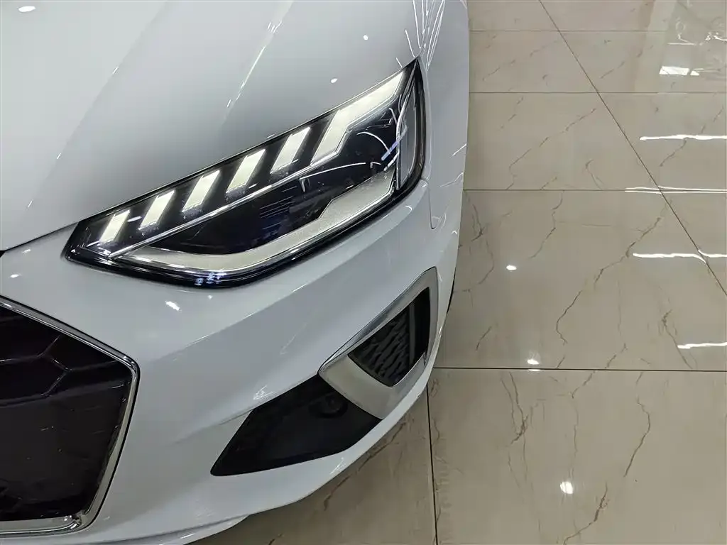 Audi A4L 2022 из CN, фото 7
