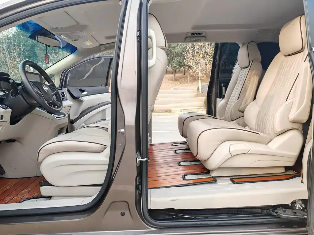 Buick GL8 2023 из CN, фото 8