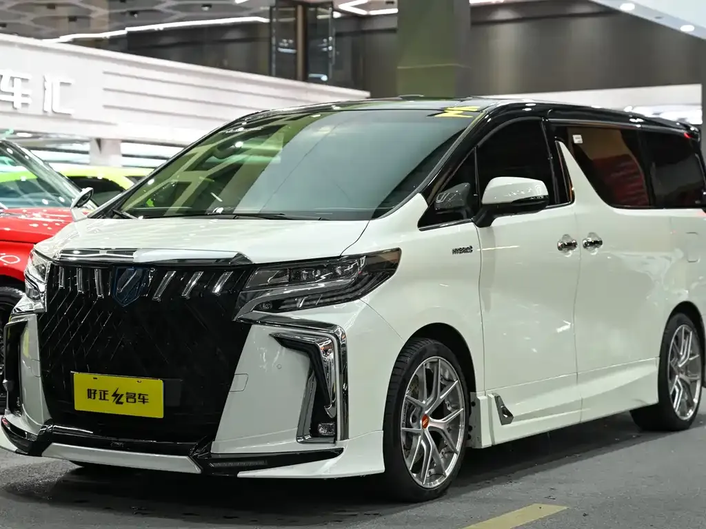 Toyota Alphard 2023 из CN, фото 1