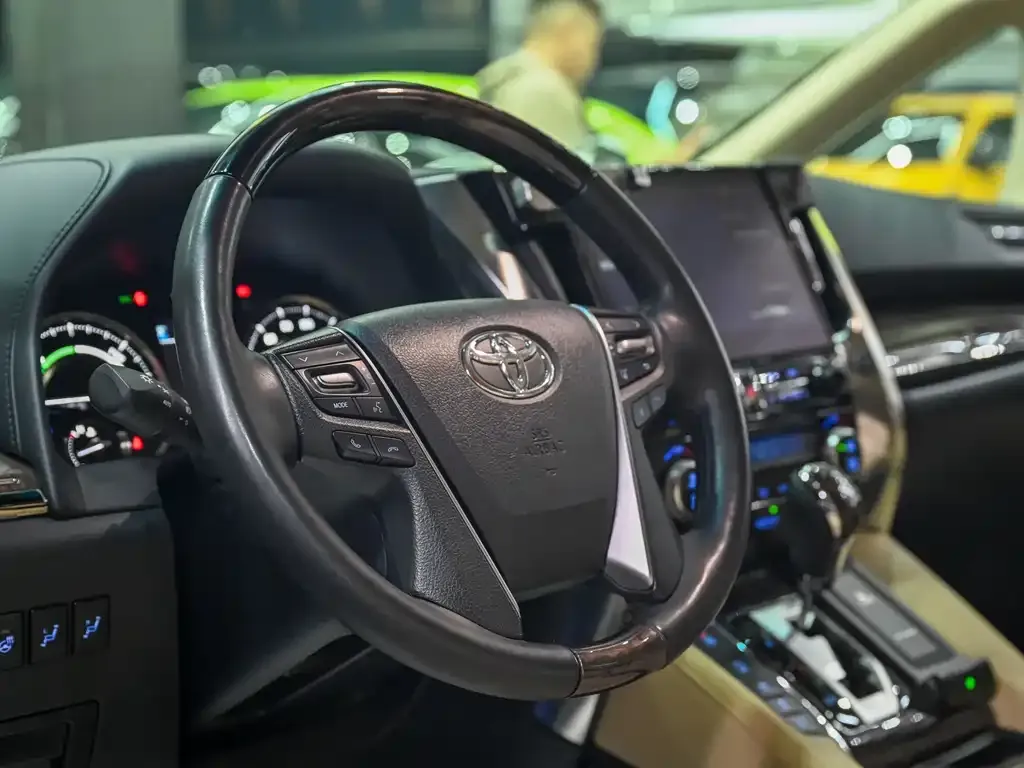 Toyota Alphard 2023 из CN, фото 10