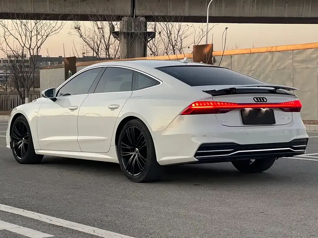 Audi A7 — фото 8