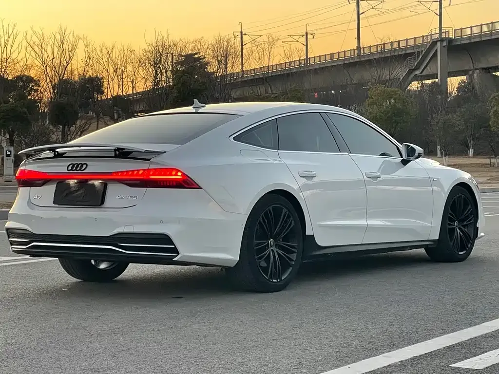 Audi A7 — фото 10
