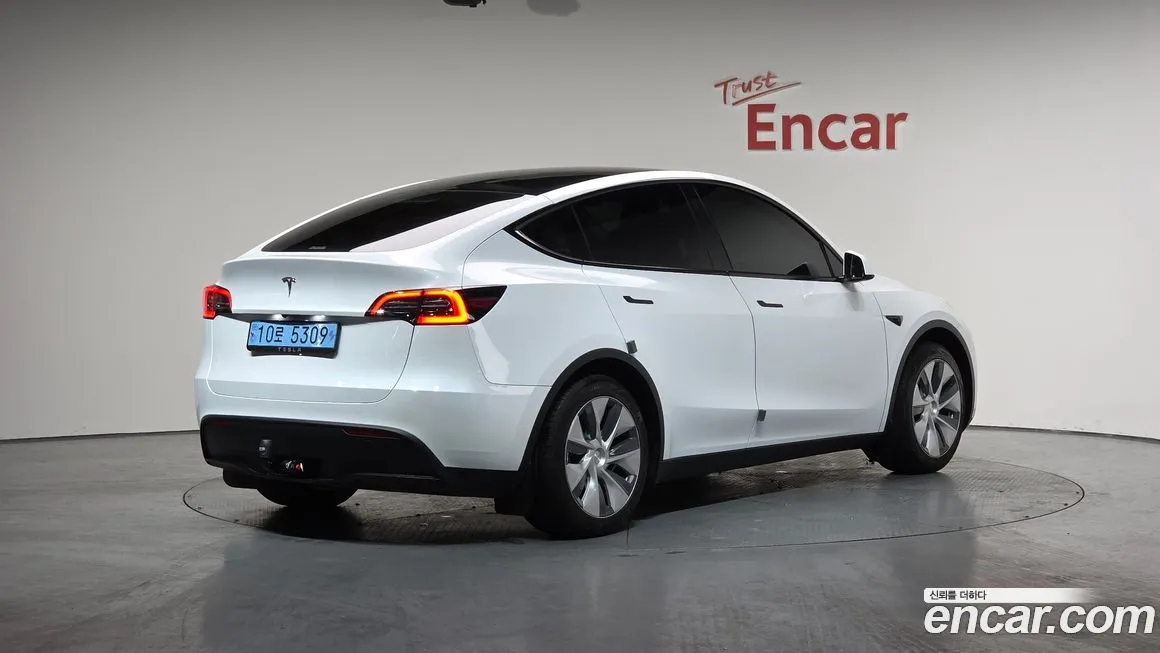 Tesla Model Y 2024 из KR, фото 2