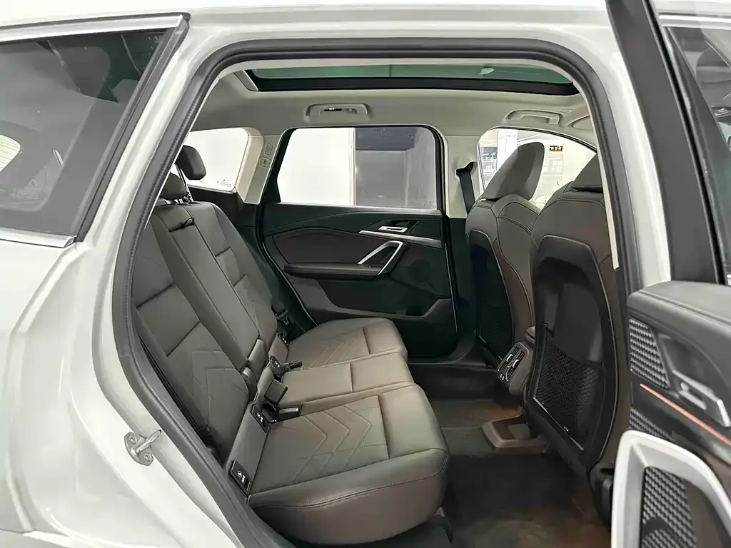 BMW X1 2024 из CN, фото 8