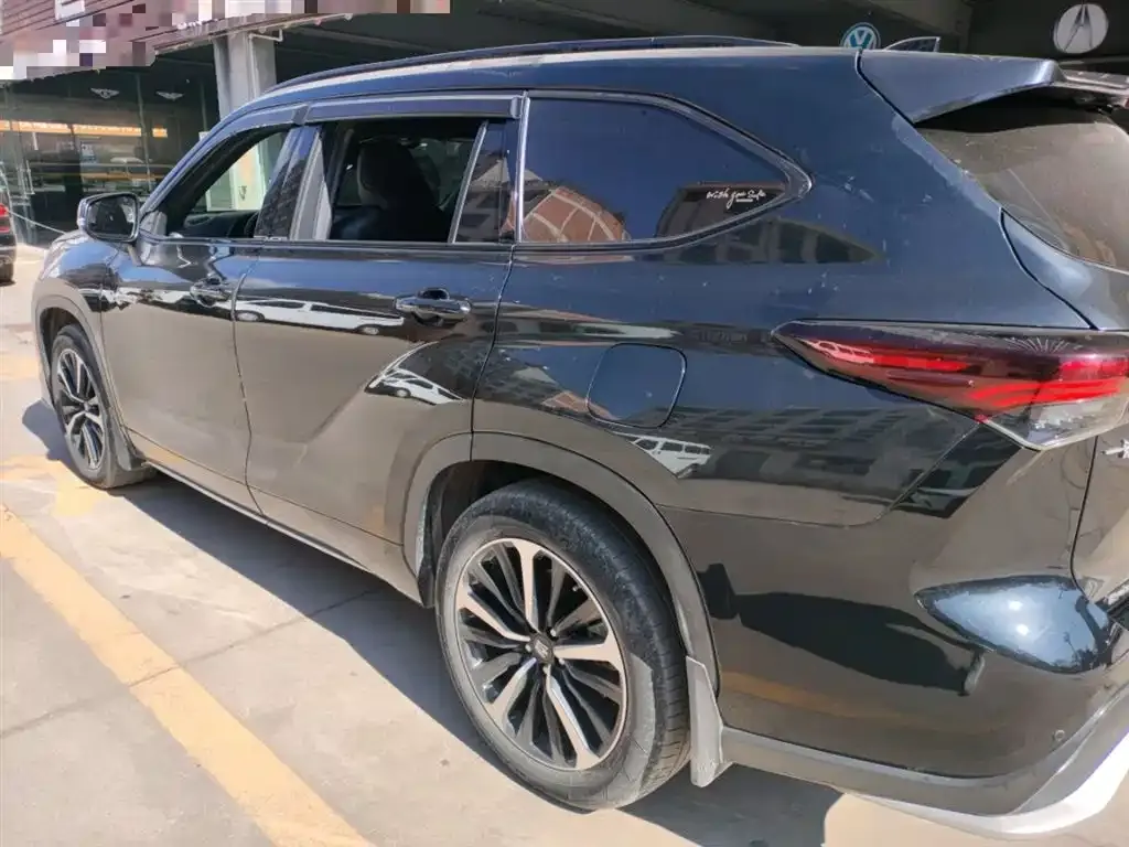 Toyota Crown Kluger 2023 из CN, фото 7