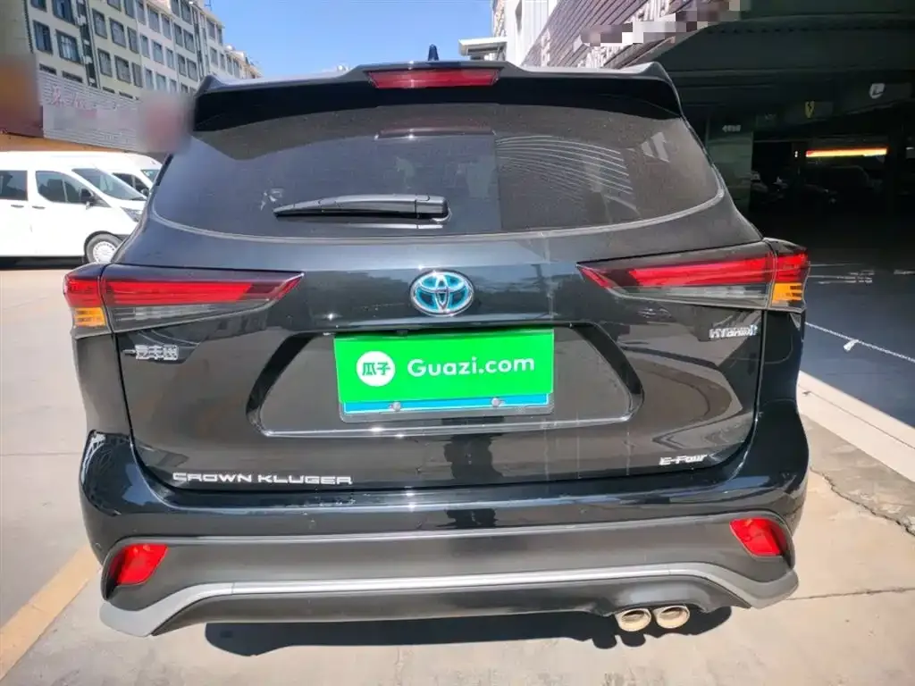 Toyota Crown Kluger 2023 из CN, фото 8
