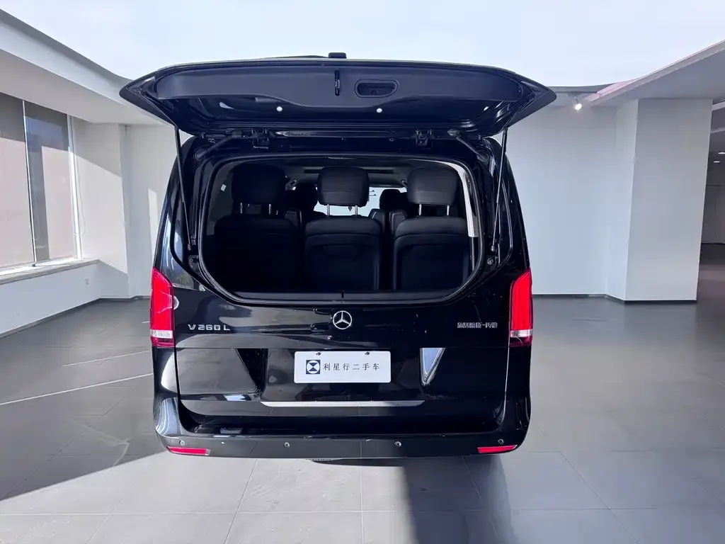 Mercedes-Benz V-Class 2023 из CN, фото 4