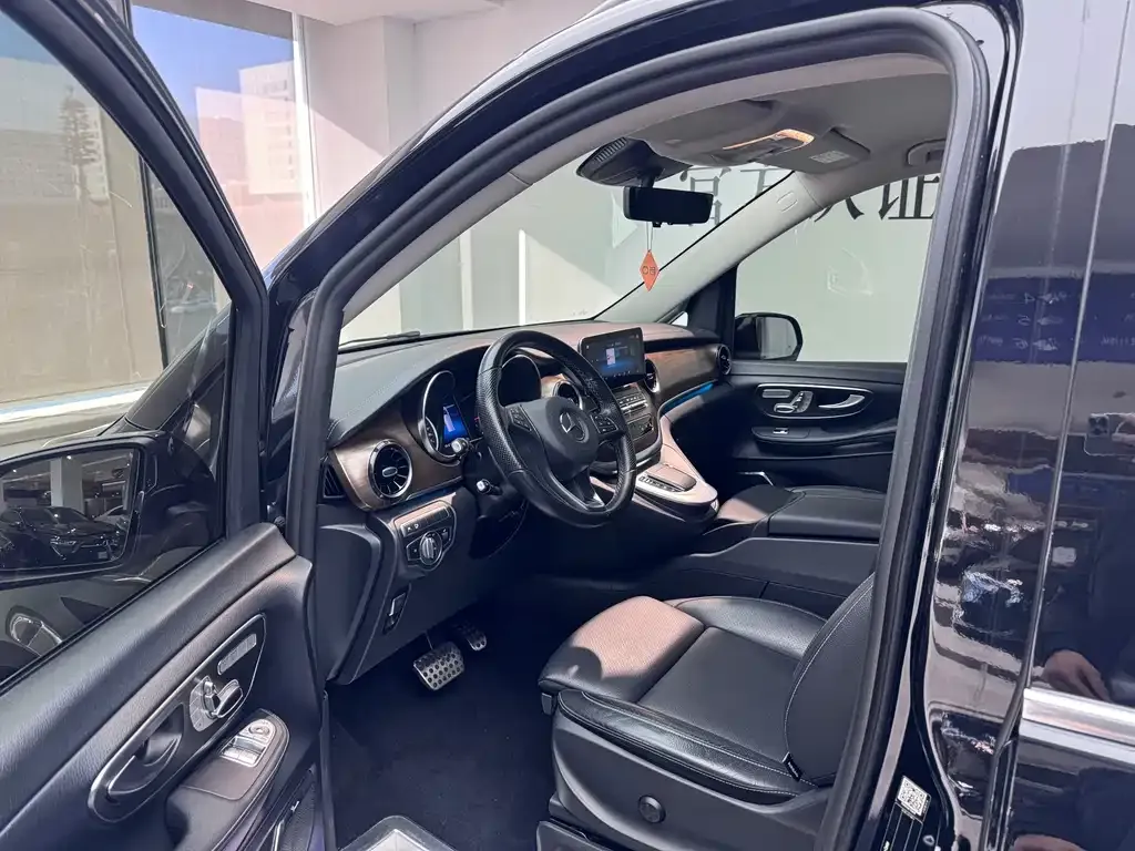 Mercedes-Benz V-Class 2023 из CN, фото 7