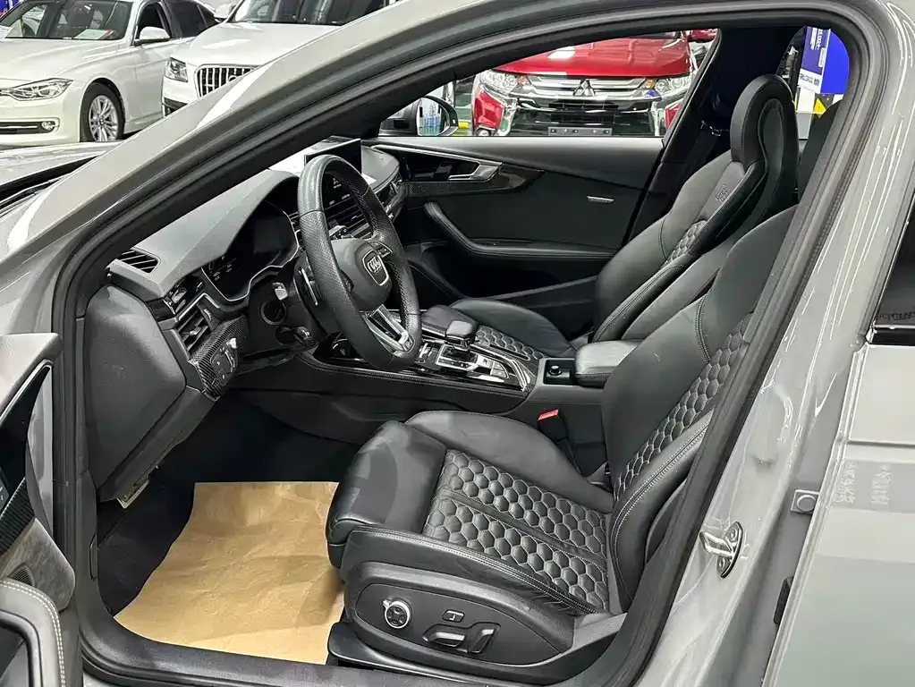Audi RS 4 2021 из CN, фото 2