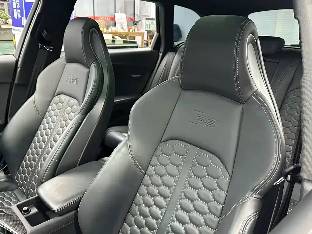 Audi RS 4 2021 из CN, фото 4