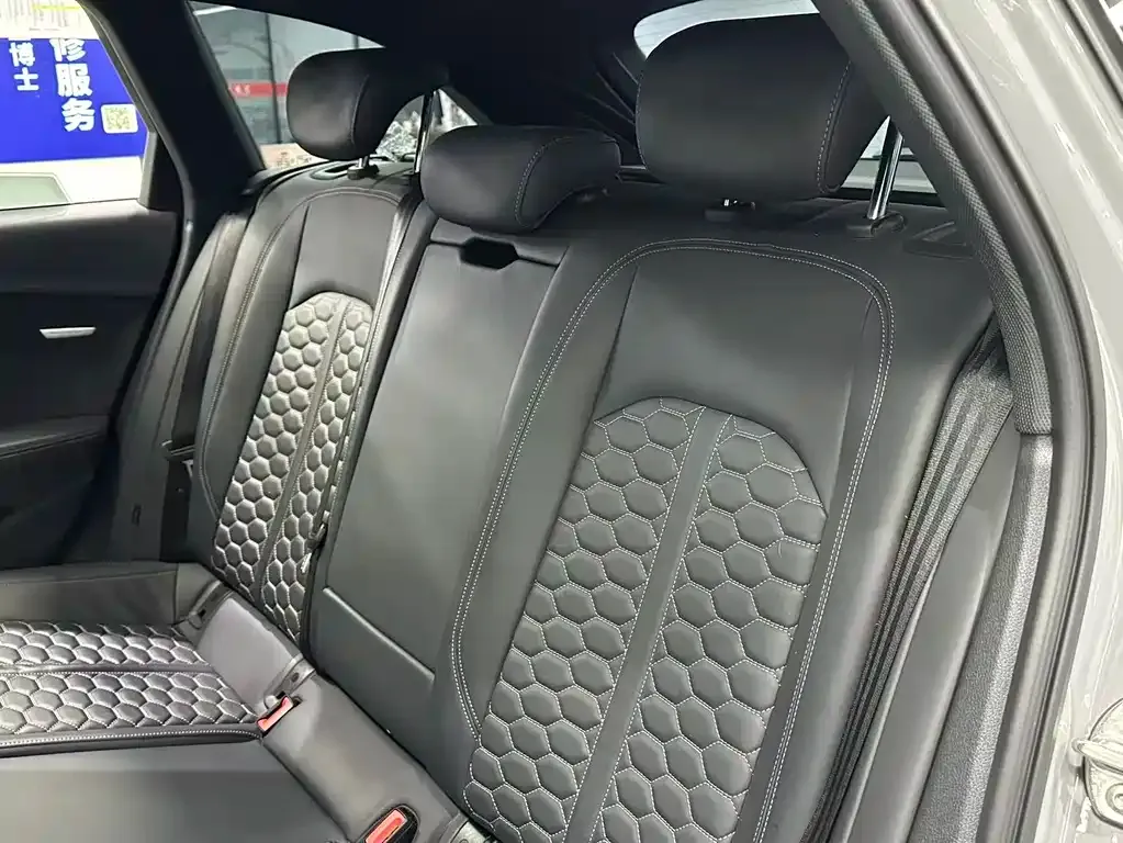 Audi RS 4 2021 из CN, фото 9