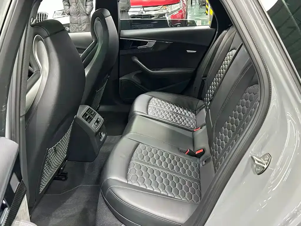 Audi RS 4 2021 из CN, фото 7