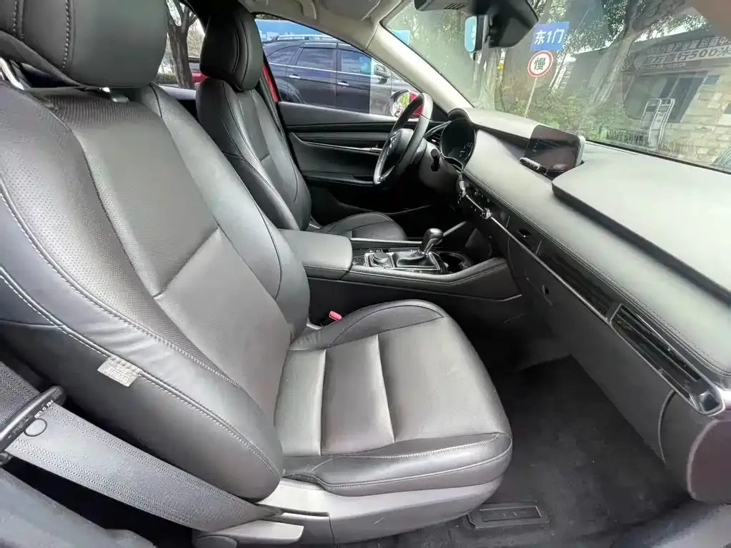 Mazda 3 Axela 2021 из CN, фото 2