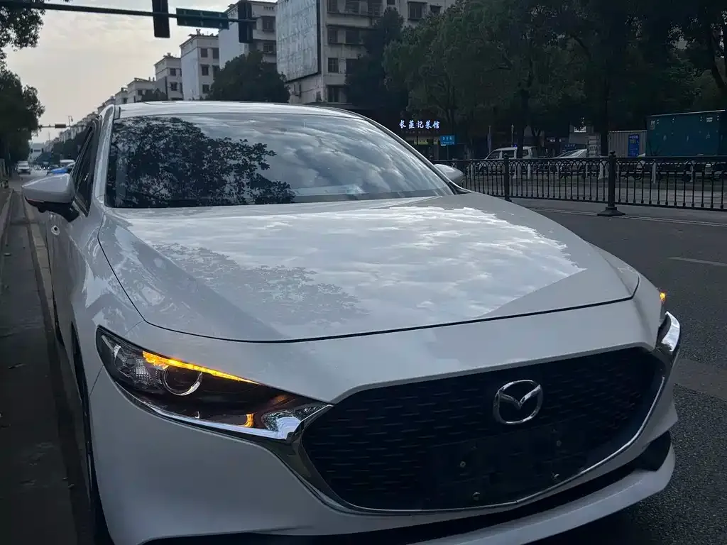 Mazda 3 Axela 2021 из CN, фото 4