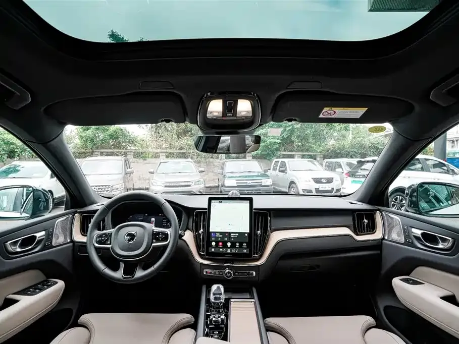 Volvo XC60 2025 из CN, фото 8