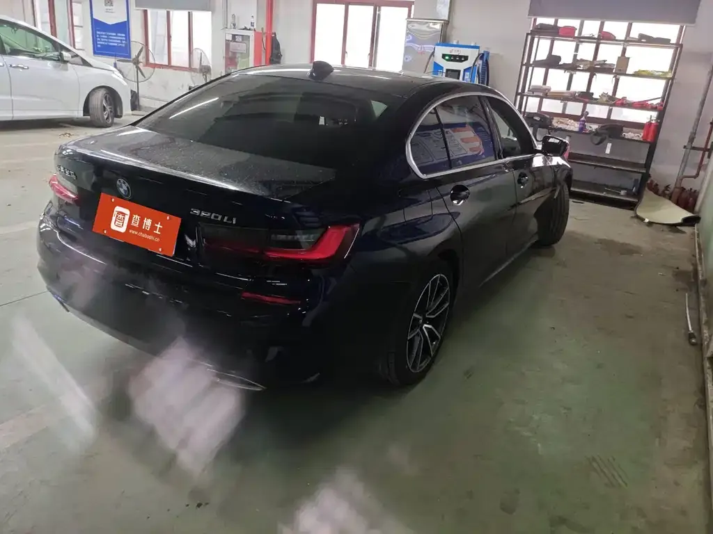 BMW 3 Series 2022 из CN, фото 2