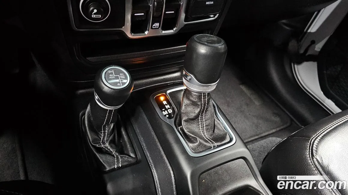 Jeep Wrangler 2021 из KR, фото 8