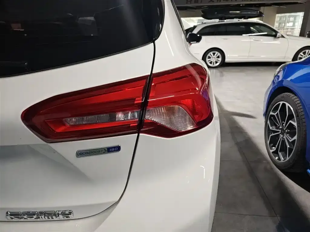 Ford Focus 2023 из CN, фото 6