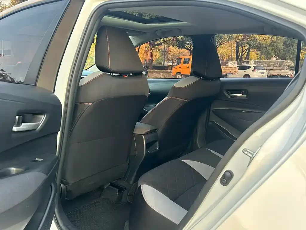 Toyota Corolla 2022 из CN, фото 8