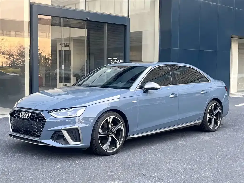 Audi A4L 2022 из CN, фото 1