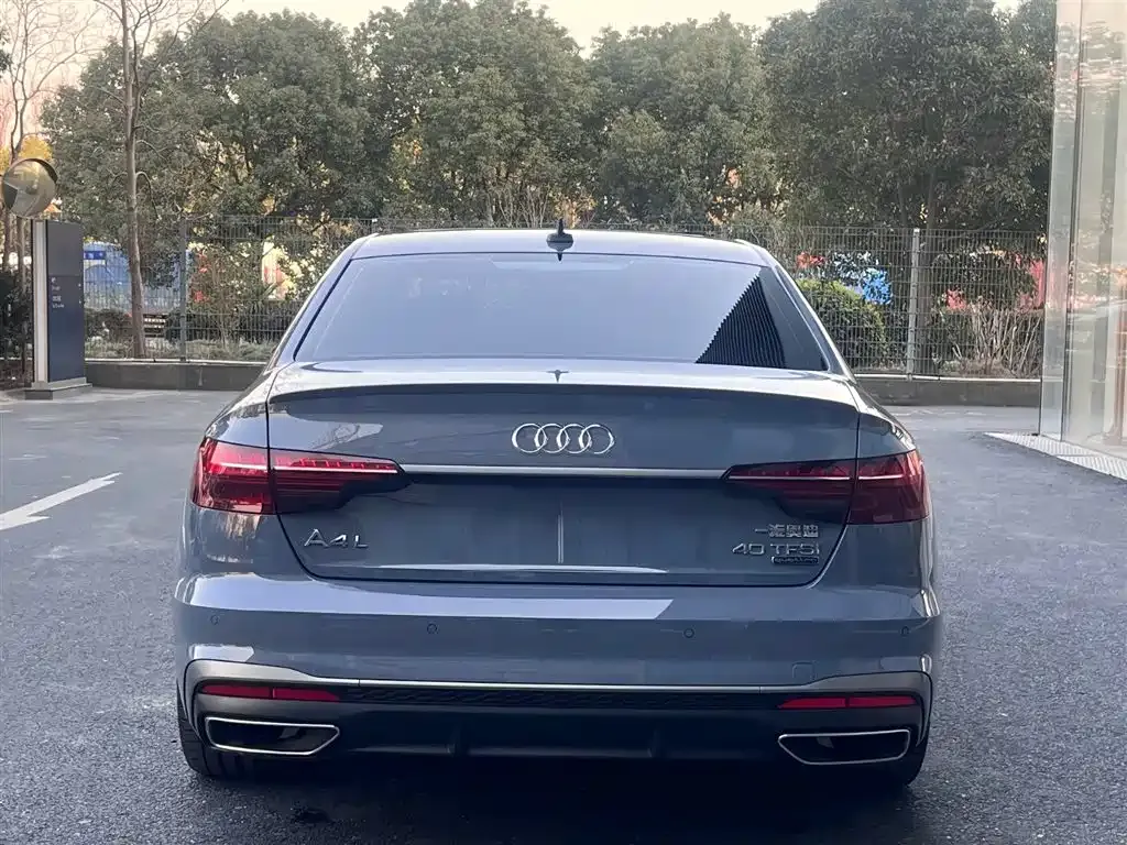 Audi A4L 2022 из CN, фото 8