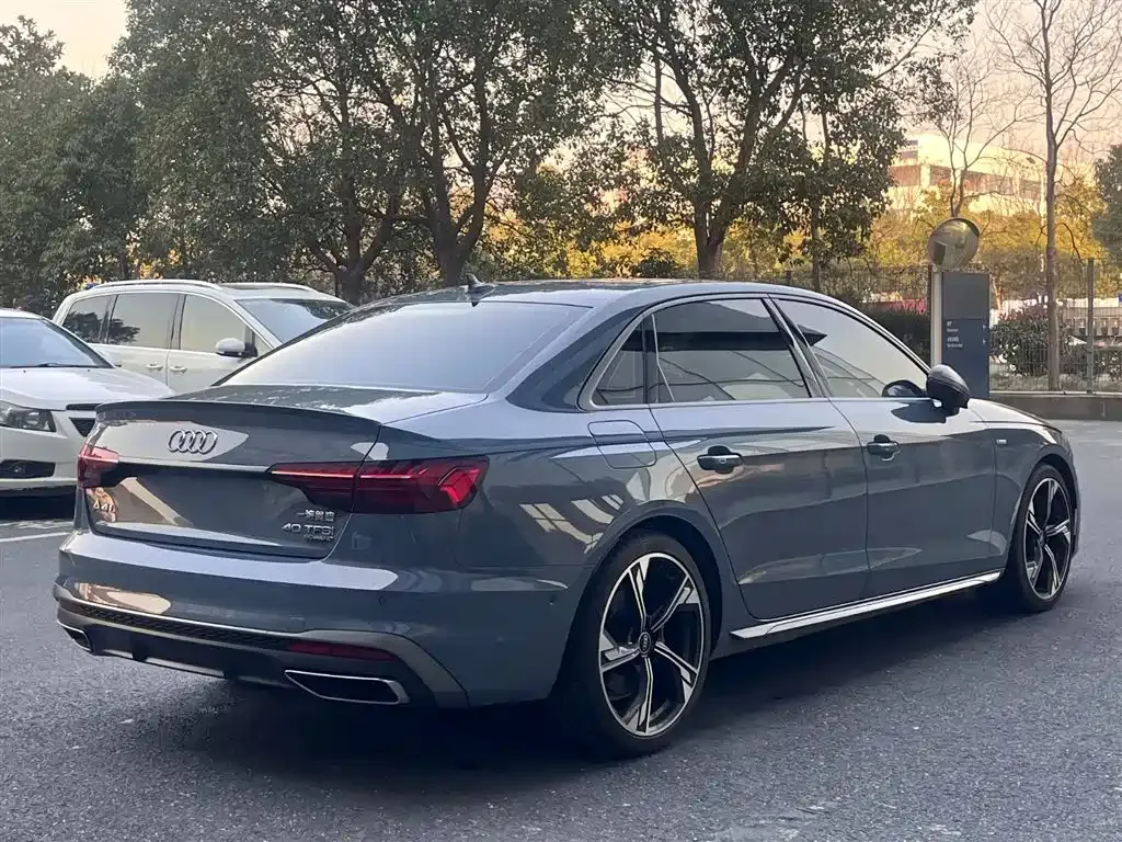 Audi A4L 2022 из CN, фото 9