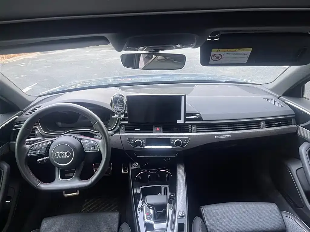 Audi A4L 2022 из CN, фото 3