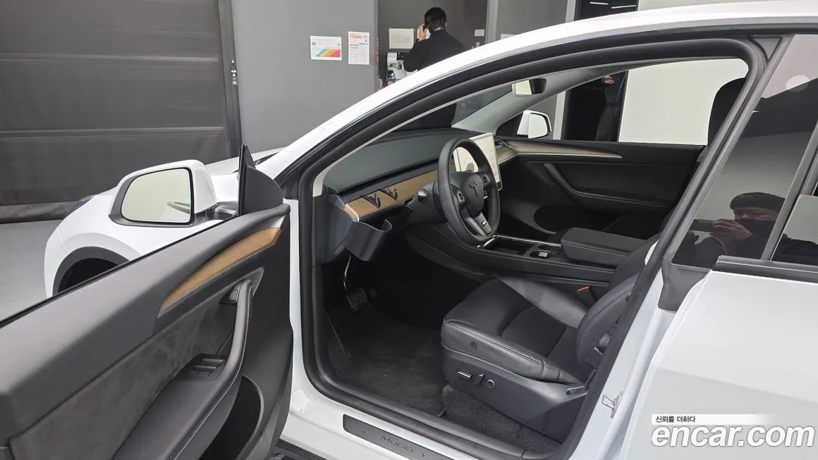 Tesla Model Y 2024 из KR, фото 10