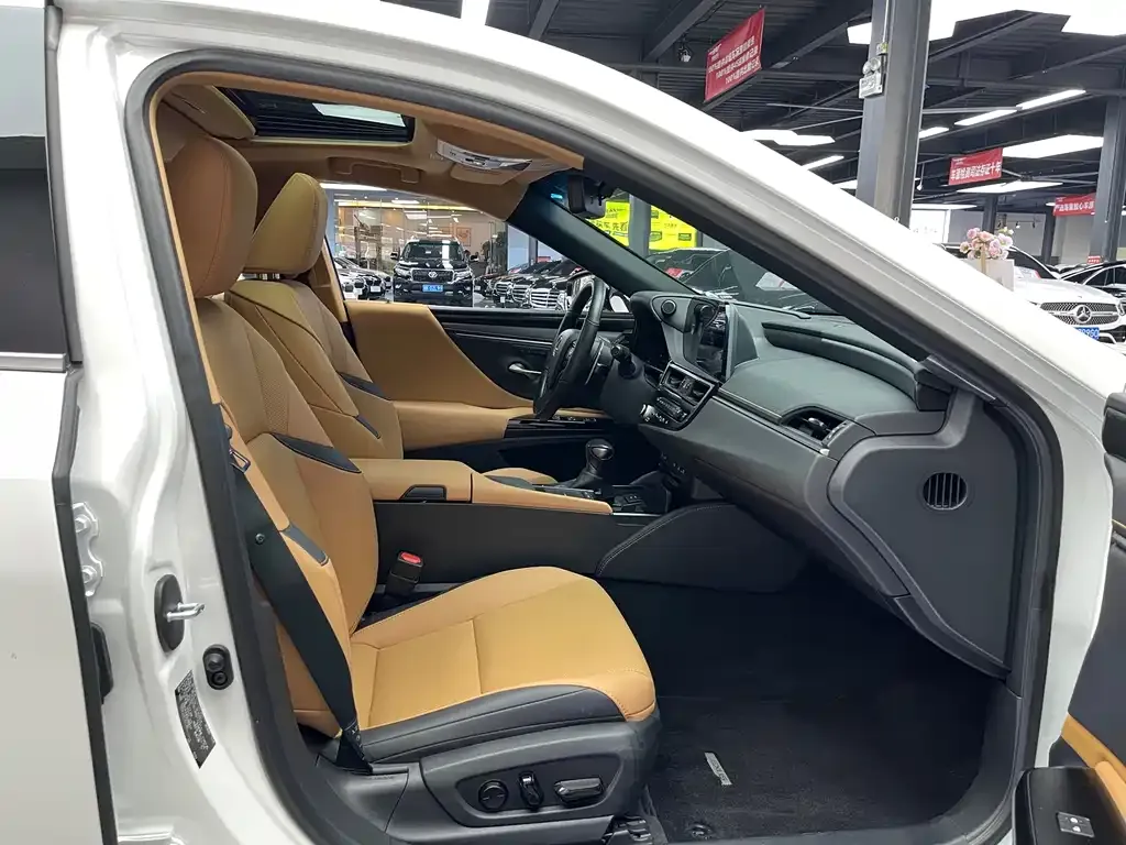 Lexus ES 2022 из CN, фото 9