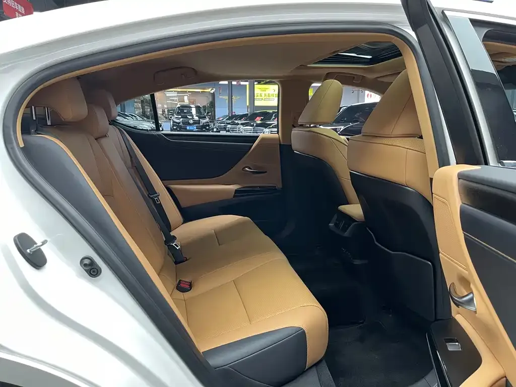 Lexus ES 2022 из CN, фото 5