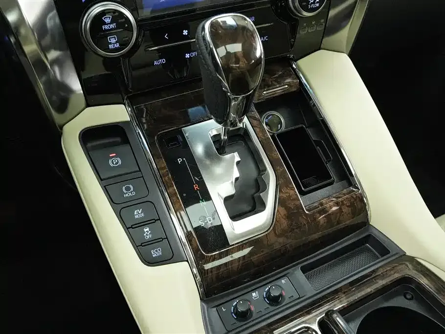 Toyota Alphard 2022 из CN, фото 9