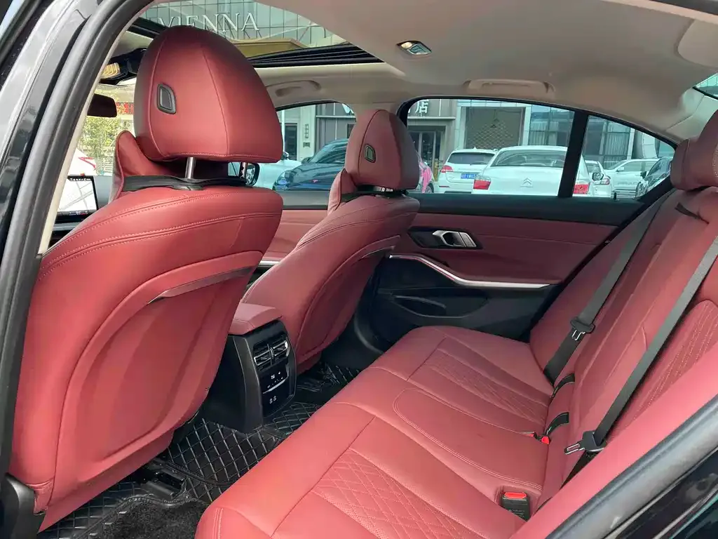 BMW 3 Series 2024 из CN, фото 5