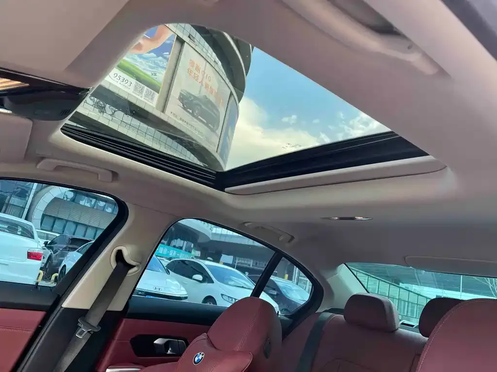 BMW 3 Series 2024 из CN, фото 4